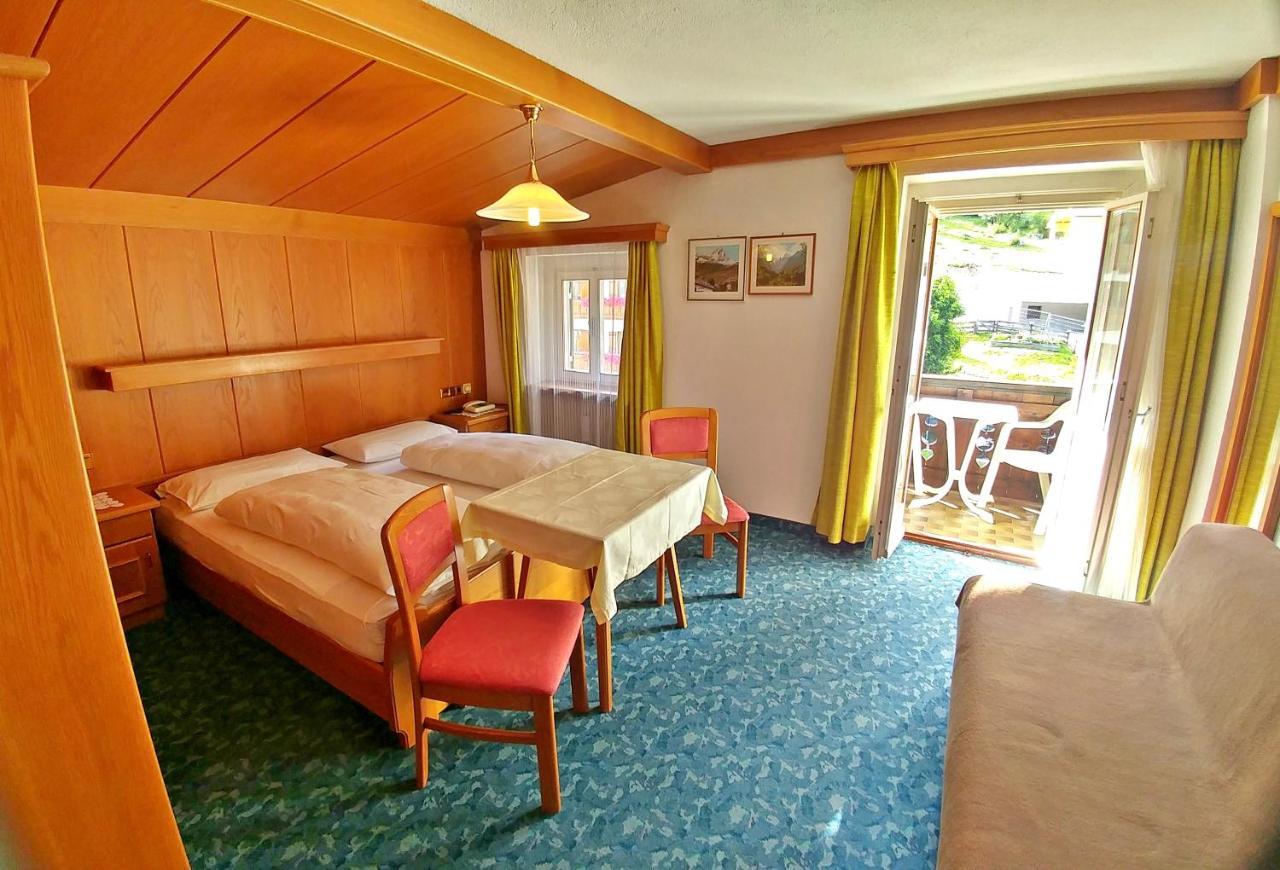 Garni Gabrieli Bed & Breakfast กอร์วารา อิน บาเดีย ภายนอก รูปภาพ