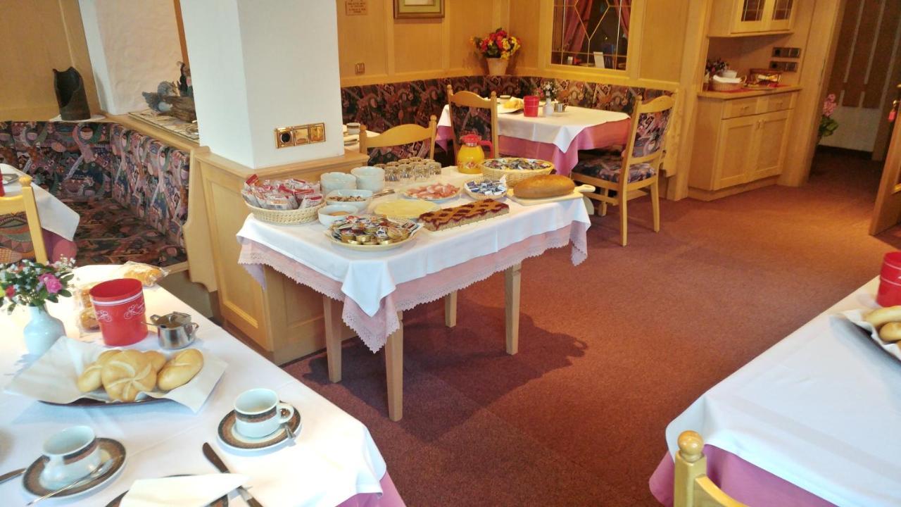 Garni Gabrieli Bed & Breakfast กอร์วารา อิน บาเดีย ภายนอก รูปภาพ