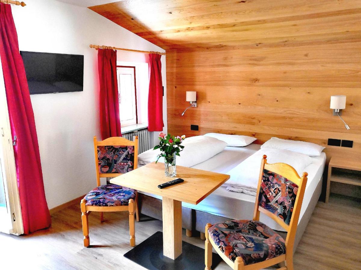 Garni Gabrieli Bed & Breakfast กอร์วารา อิน บาเดีย ภายนอก รูปภาพ