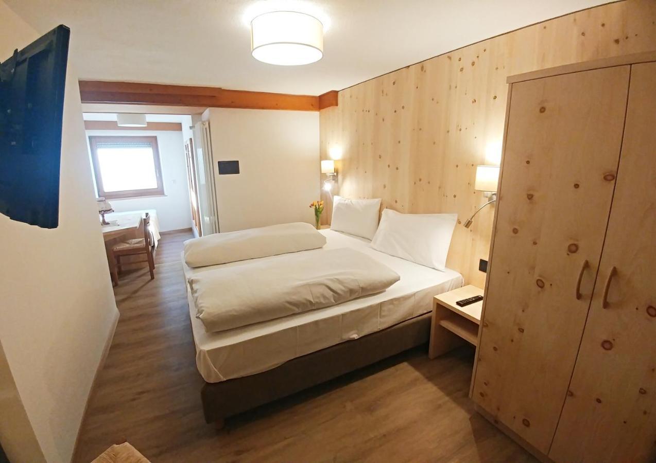 Garni Gabrieli Bed & Breakfast กอร์วารา อิน บาเดีย ภายนอก รูปภาพ