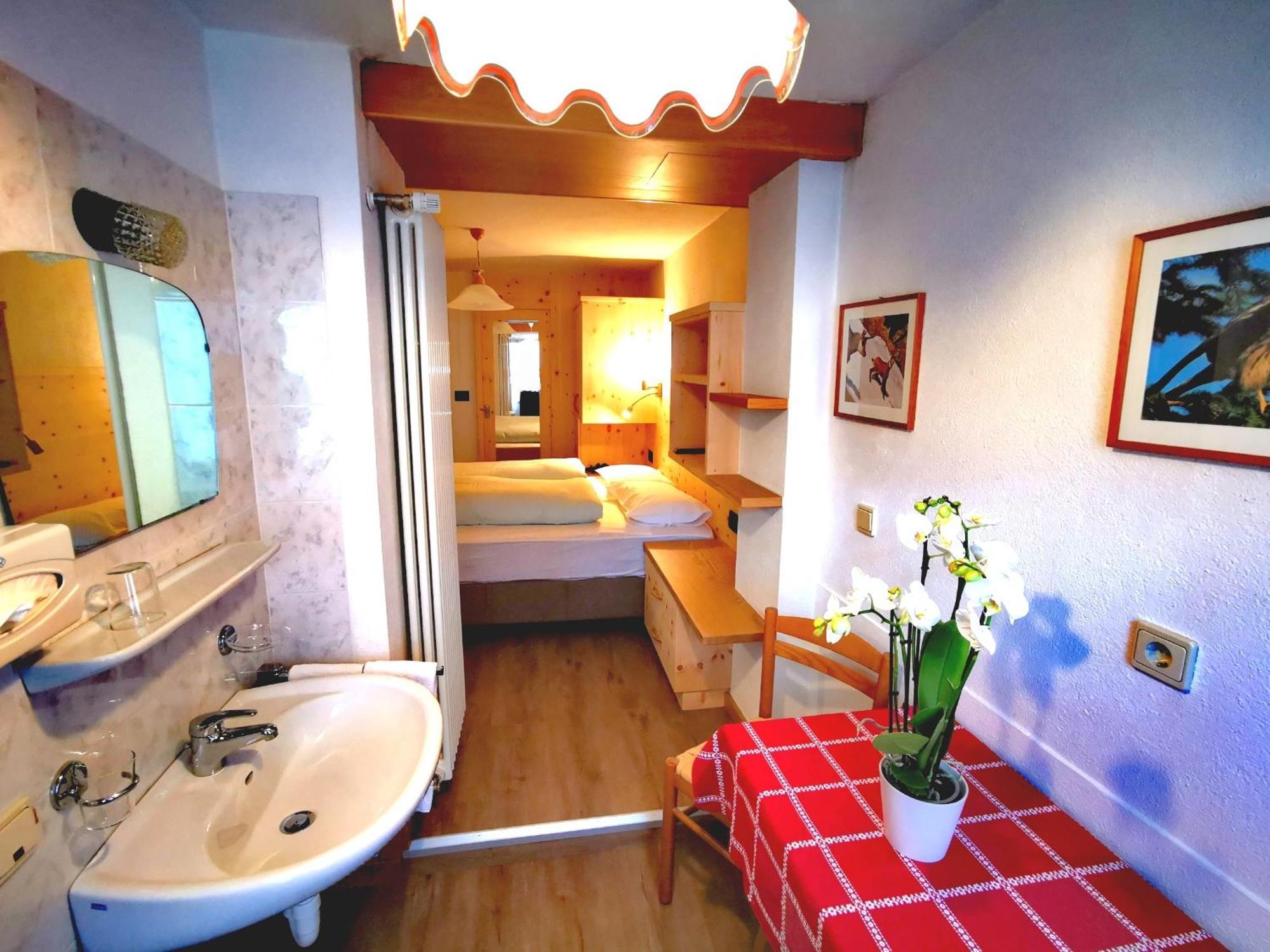 Garni Gabrieli Bed & Breakfast กอร์วารา อิน บาเดีย ห้อง รูปภาพ